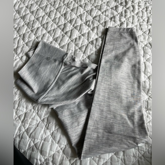 High Rise Legging - Picture 3 of 3